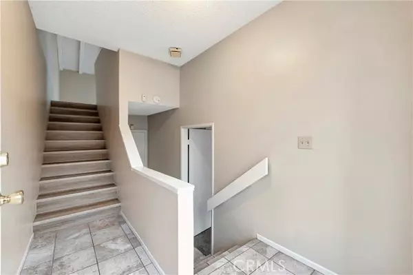 Santa Ana, CA 92704,2670 W Segerstrom #f