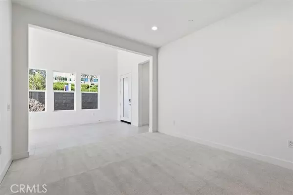 Lake Forest (el Toro), CA 92630,101 Red Oak