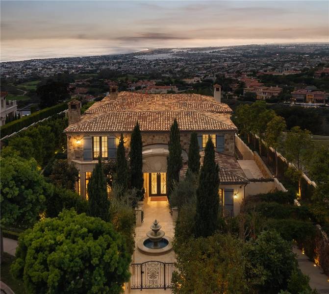 9 Pelican Crest, Newport Coast, CA 92657