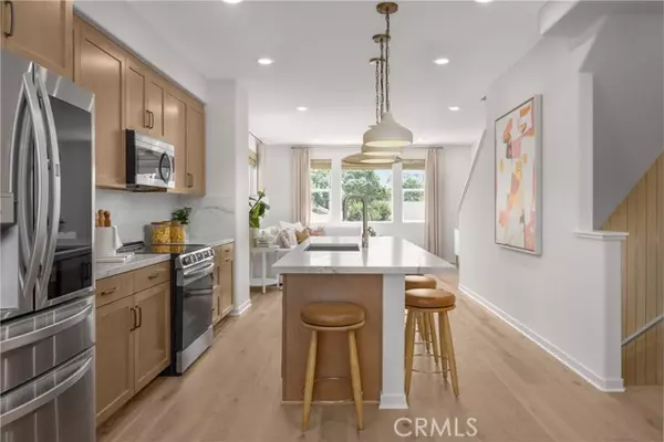 Downey, CA 90240,7373 Suva Street