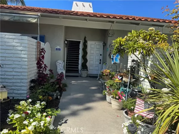 Laguna Woods, CA 92637,2037 Via Mariposa East #C