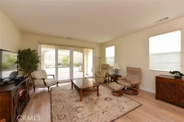 Irvine, CA 92618,122 Bumblebee