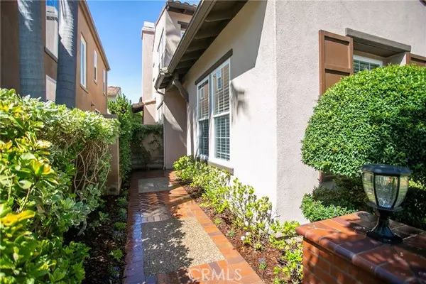 Irvine, CA 92602,31 Dinuba