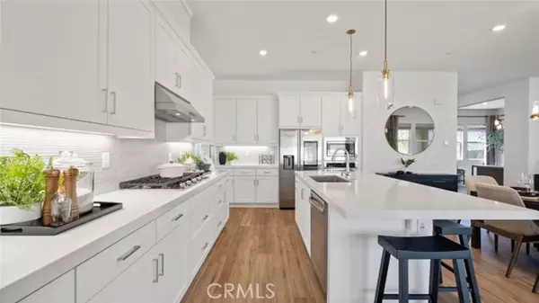 Valencia (santa Clarita), CA 91354,24507 Villa La Sombrilla