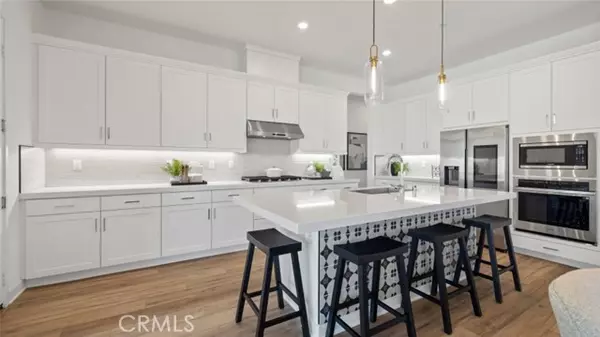 Valencia (santa Clarita), CA 91354,24507 Villa La Sombrilla