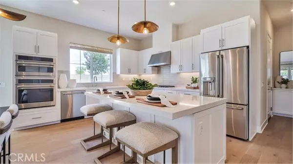 Valencia (santa Clarita), CA 91381,27423 Shining Willow Lane