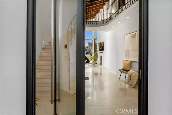 Huntington Beach, CA 92649,4072 Morning Star