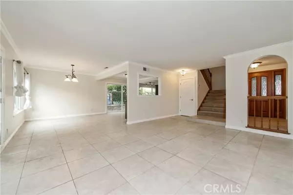 Irvine, CA 92604,15305 Moulins Cir
