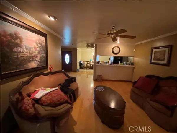 Anaheim, CA 92804,603 S Dale Avenue