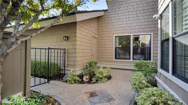 Irvine, CA 92604,57 Pinewood