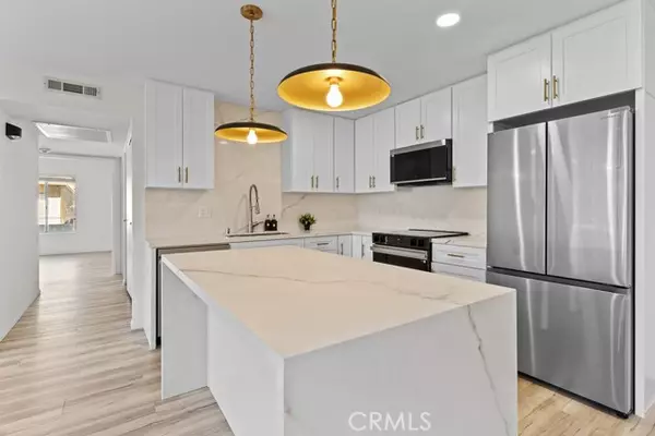 Lake Forest (el Toro), CA 92630,21921 Rimhurst Dr. #128-F