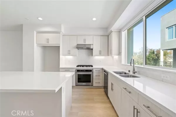 Irvine, CA 92614,169 Steely