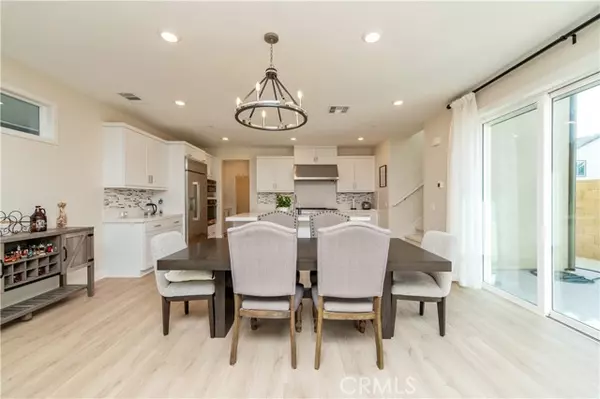 Irvine, CA 92618,200 Zawn