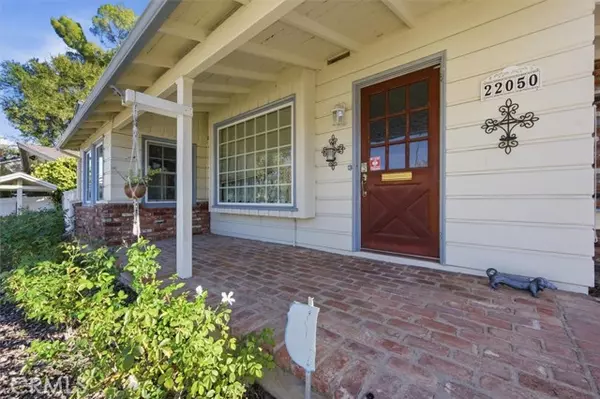 Woodland Hills (los Angeles), CA 91364,22050 Independencia Street