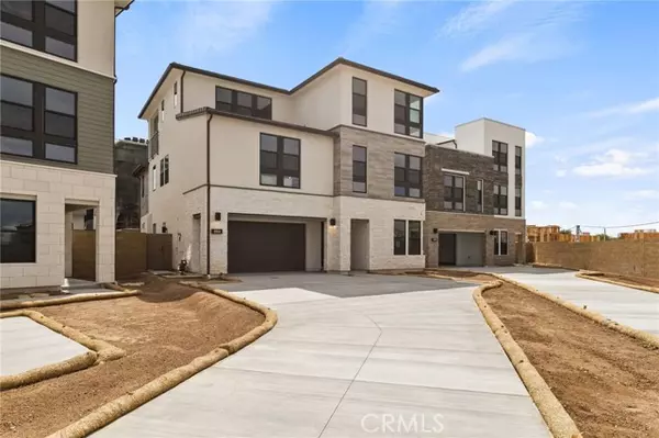 Irvine, CA 92618,204 Stage