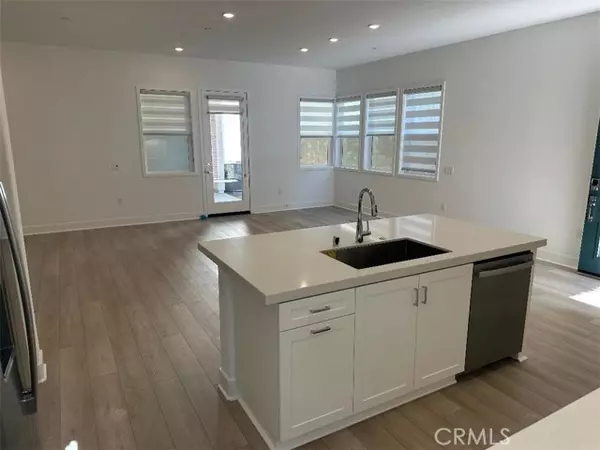 Irvine, CA 92618,512 Nielson