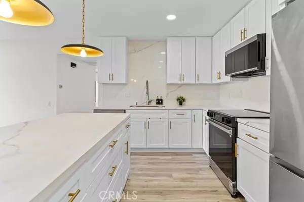 Lake Forest (el Toro), CA 92630,21921 Rimhurst #128-F