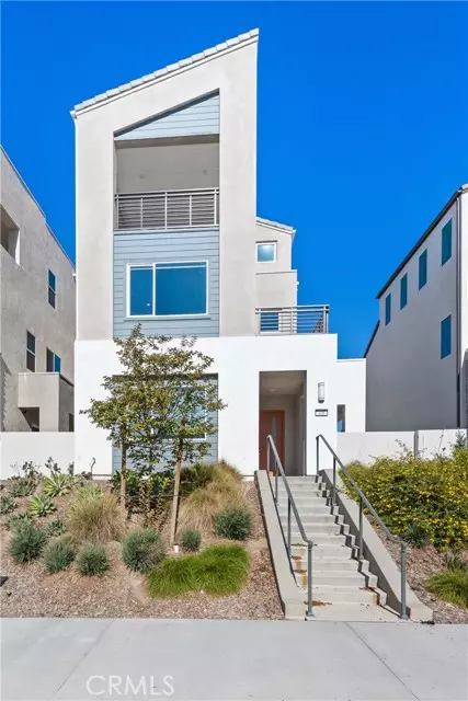 Irvine, CA 92618,408 Treble