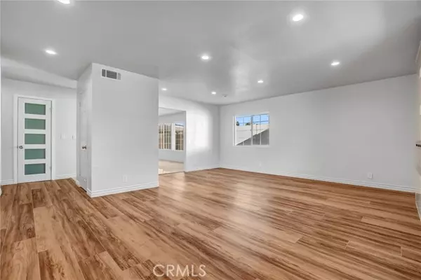 Huntington Beach, CA 92647,16741 Leafwood