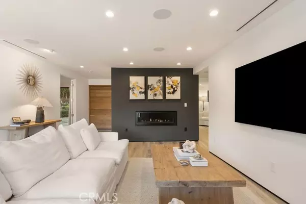 Los Angeles, CA 90046,8130 Gould