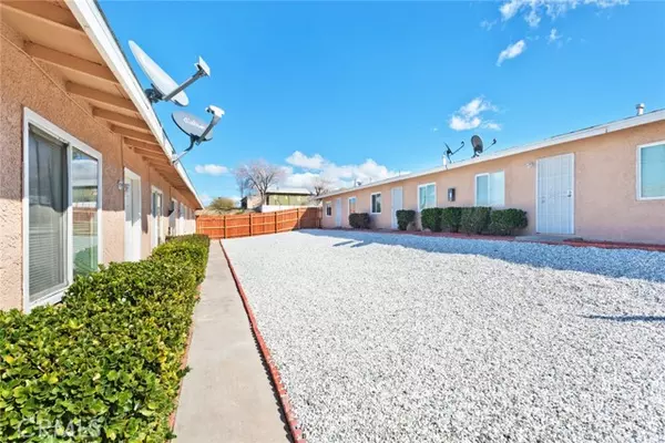 15564 Hesperia, Victorville, CA 92395