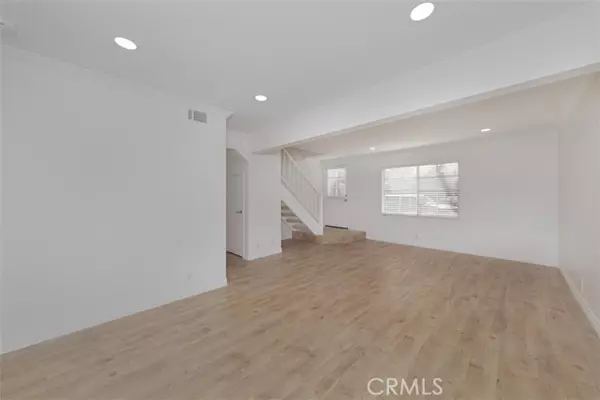 Irvine, CA 92614,12 Thicket # 67