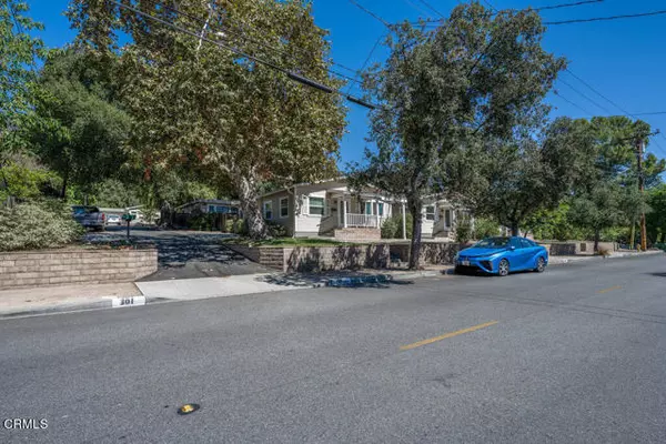 287 W Grandview Avenue, Sierra Madre, CA 91024