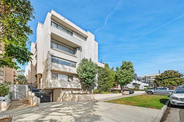 11915 Gorham Avenue #3, Los Angeles, CA 90049