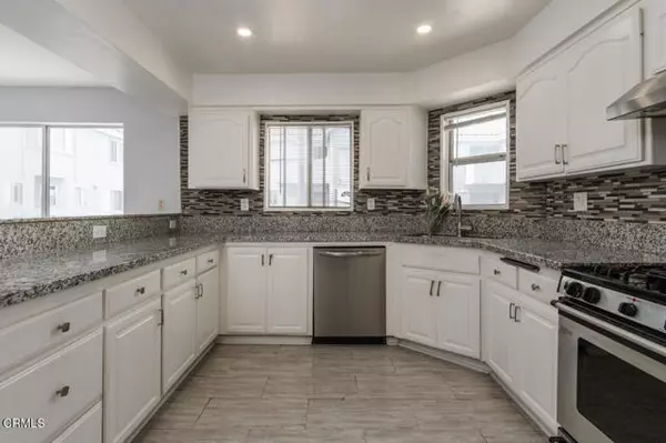 Panorama City (los Angeles), CA 91402,9216 Tobias Avenue #22
