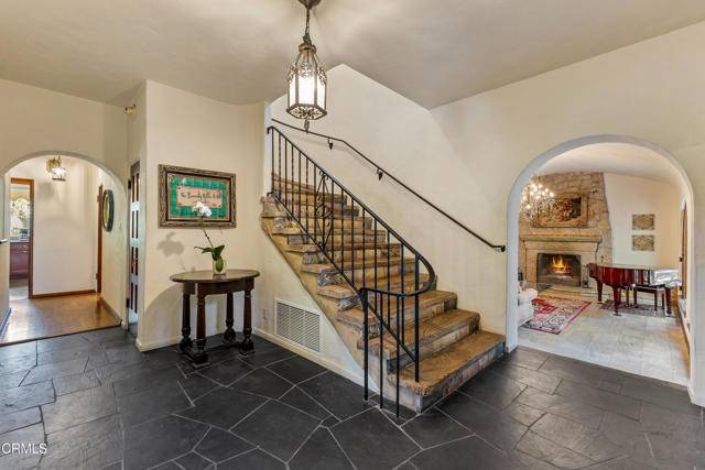 La Canada Flintridge, CA 91011,5321 Alta Canyada Road