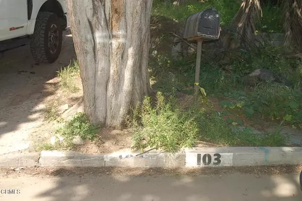 Altadena, CA 91001,103 E Las Flores