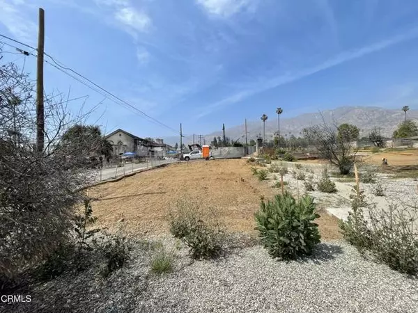 Altadena, CA 91001,917 E Mendocino Street