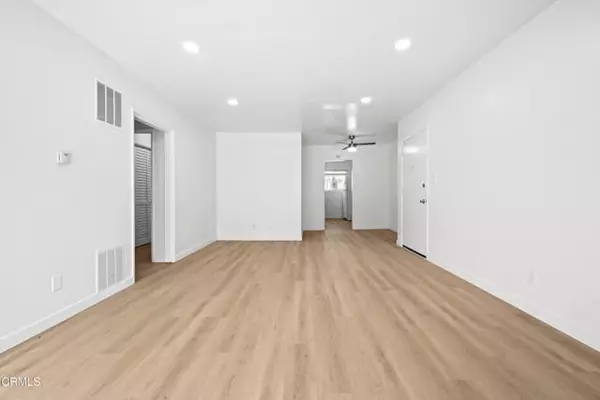 121 S Chester Avenue #12, Pasadena, CA 91106