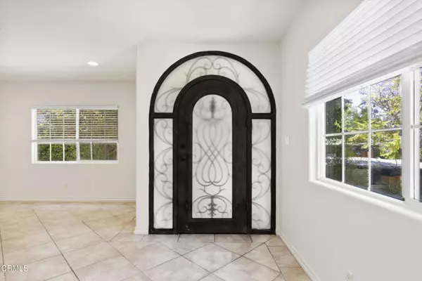 Woodland Hills (los Angeles), CA 91364,22364 Cass Avenue