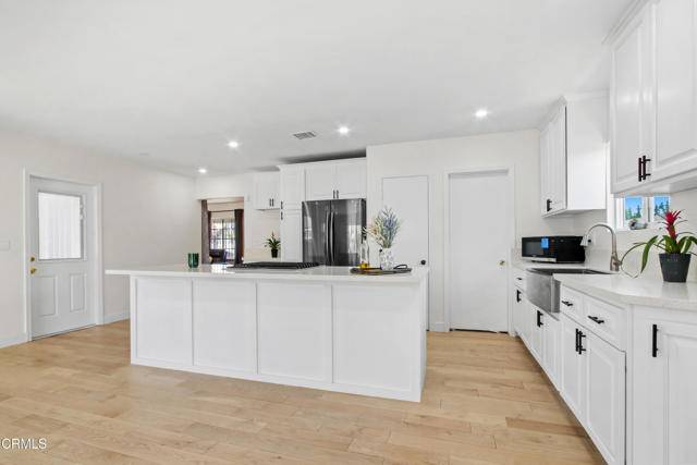 Hawthorne, CA 90250,2165 W 115th Street