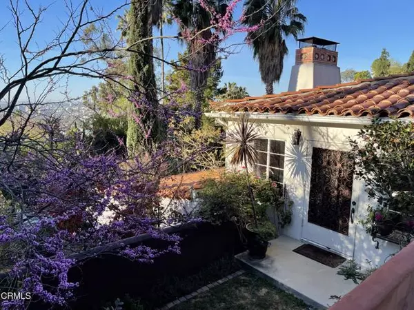 Los Angeles, CA 90069,8855 St Ives Drive