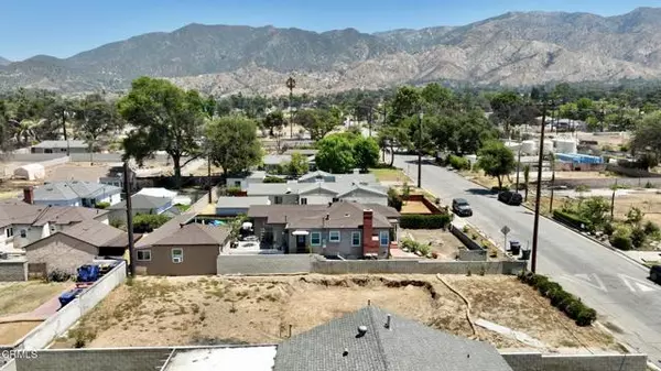 Altadena, CA 91001,2637 N Olive Avenue