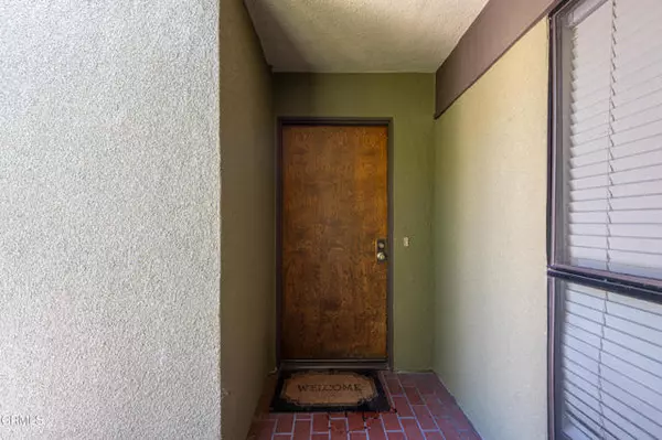 Los Angeles, CA 90042,887 Temple Terrace