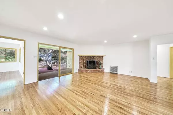 La Crescenta, CA 91214,3106 Honolulu Avenue