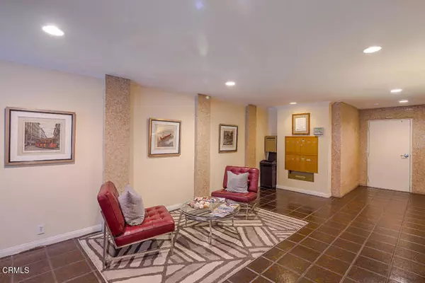 Los Angeles, CA 91403,14923 MOORPARK Street #103