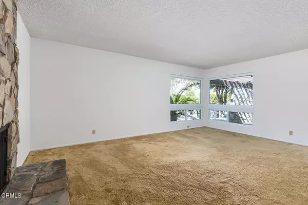 La Canada Flintridge, CA 91011,1004 El Vago Street