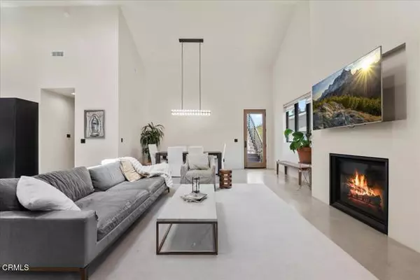 Los Angeles, CA 90042,722 Terrace 49