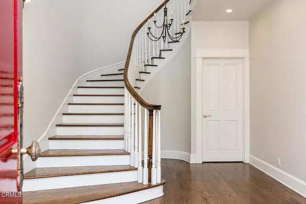 La Canada Flintridge, CA 91011,5250 Vista Lejana Lane