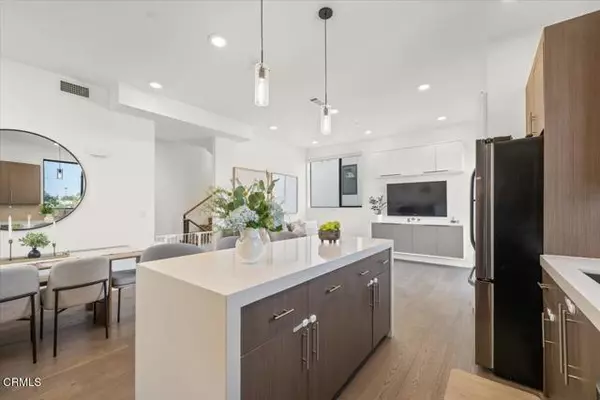 3221 Robinson Lane, Los Angeles, CA 90026