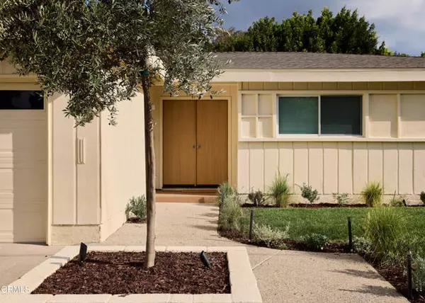 Los Angeles, CA 90065,4781 Round Top Drive