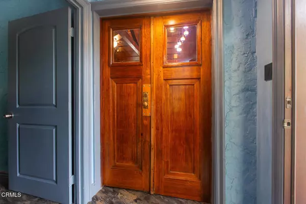 Azusa, CA 91702,11 N San Gabriel Canyon Avenue