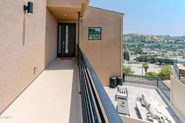 Los Angeles, CA 90065,3874 W Point Drive