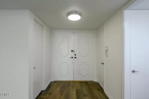 Sherman Oaks, CA 91403,14923 Moorpark Street #103