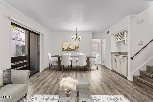 Los Angeles, CA 91367,21931 Burbank Boulevard #5