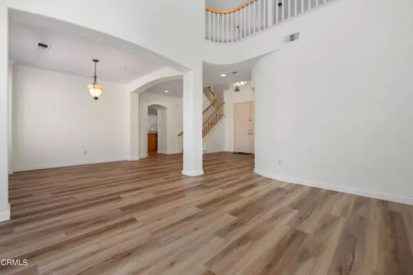 North Hollywood (los Angeles), CA 91602,10645 Chiquita Street